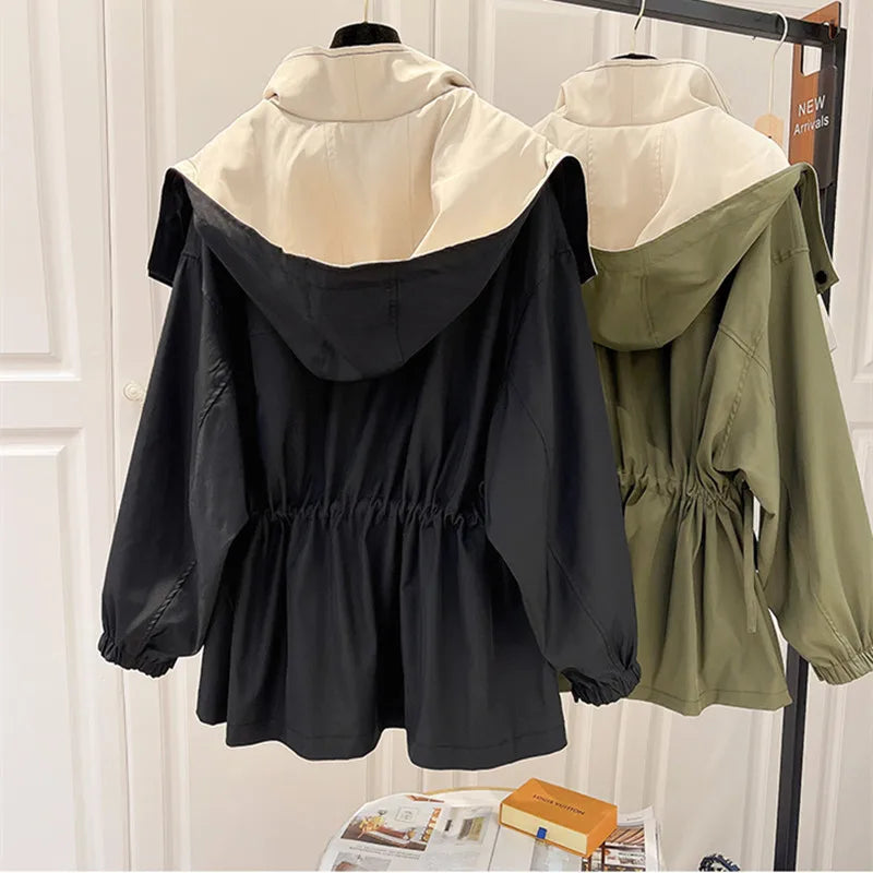 Amara Chic - Trenchcoat vert élégant pour femme en saison de transition